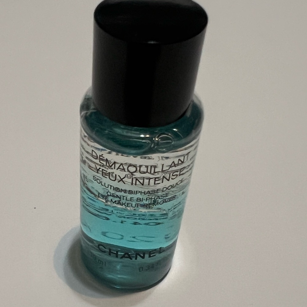 CHANEL DÉMAQUILLANT YEUX INTENSE